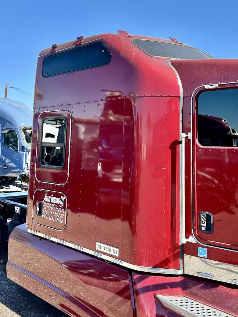 2017 Kenworth Studio Sleeper