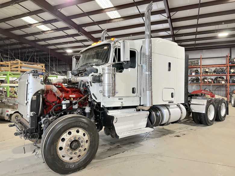 2014 Kenworth W900B for parts