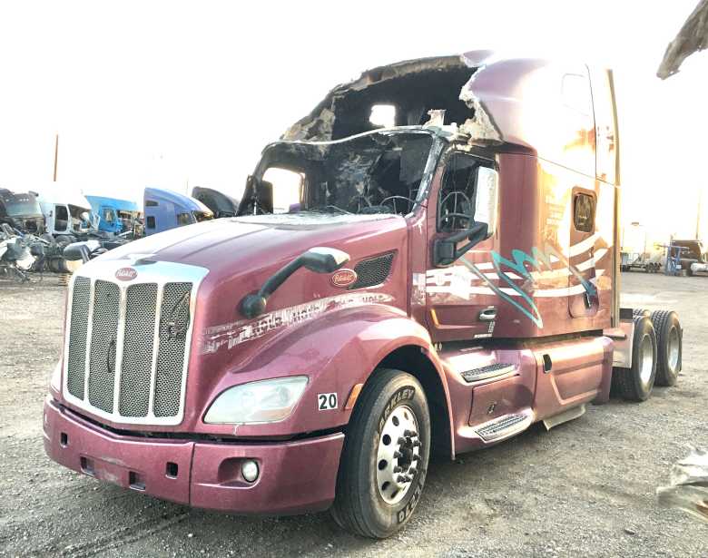 2020 Peterbilt 579 for parts X15 500